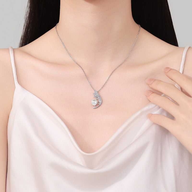 Classic Pearl Necklace with Timeless Appeal