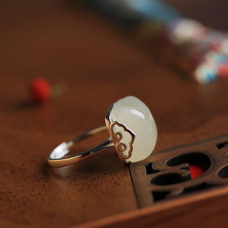 Charming Gold Ring for Any Occasion