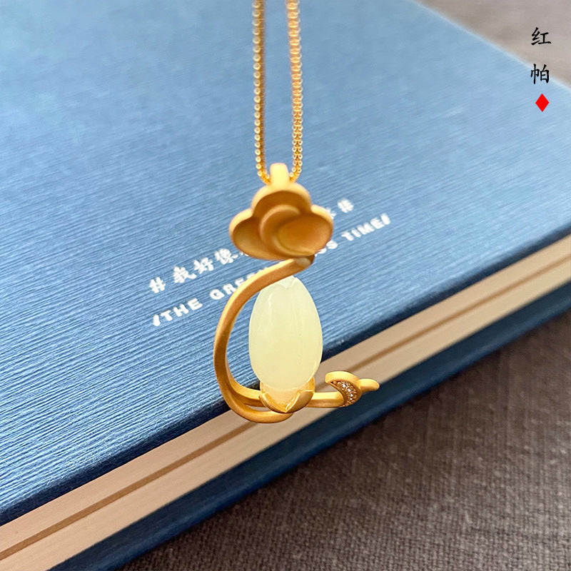 Classic Silver Necklace with Timeless Appeal