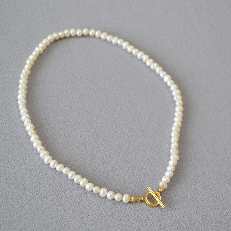 Classic Pearl Necklace with Timeless Appeal