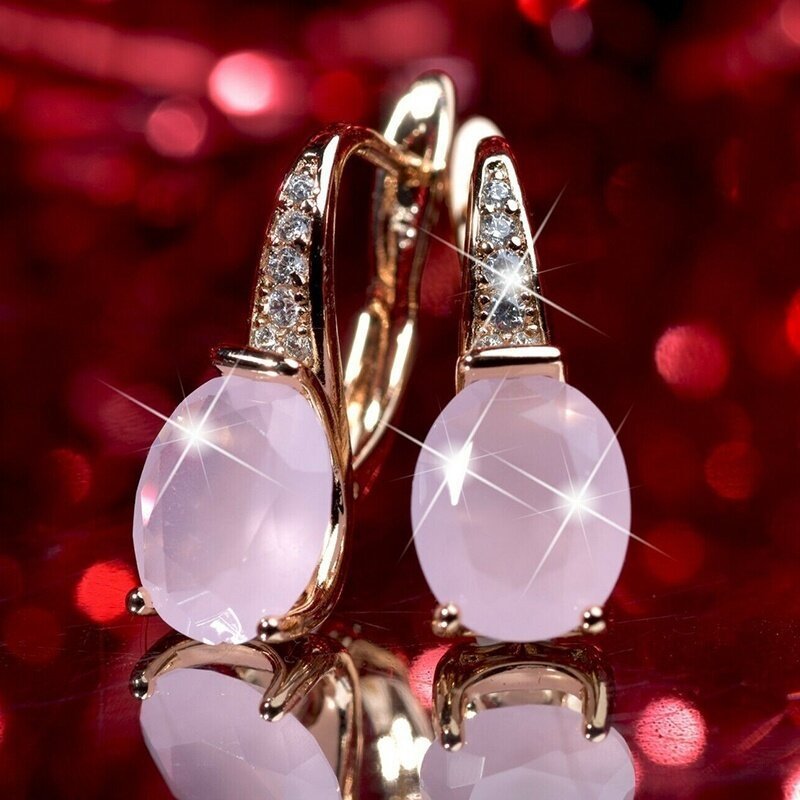 Beautiful Gold Earring with Unique Style