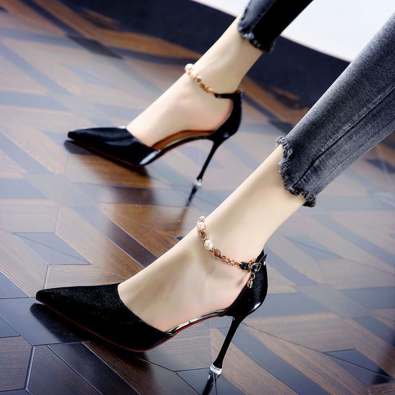 Graceful Orthopedic Sandals for Modern Look