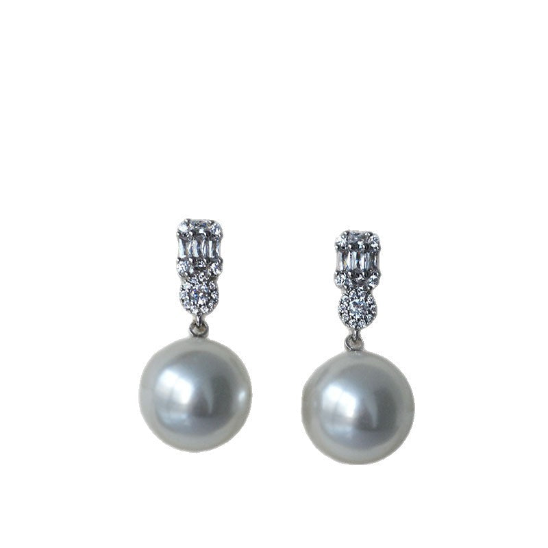Beautiful Silver Earring with Unique Style