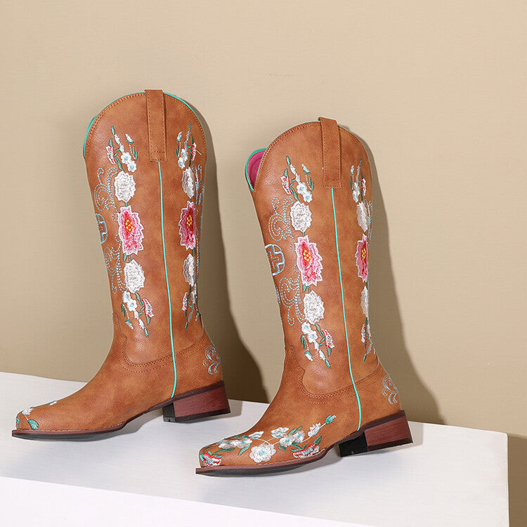 Graceful Orthopedic Boots for Modern Look