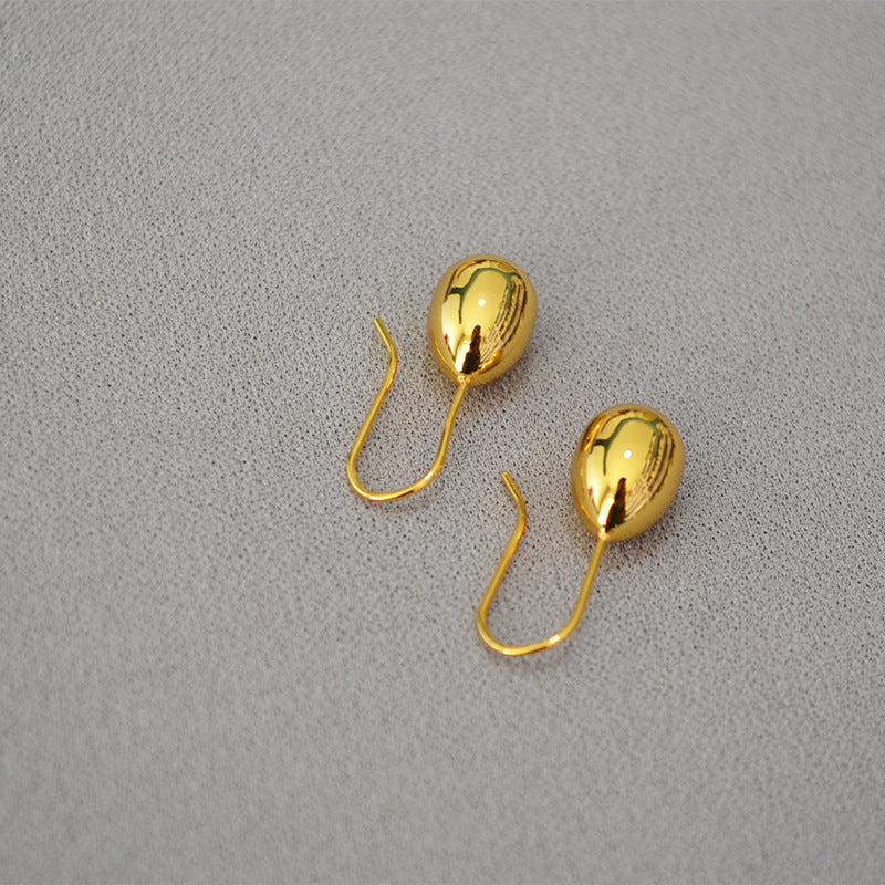 Romantic Gold Earring for Special Moments