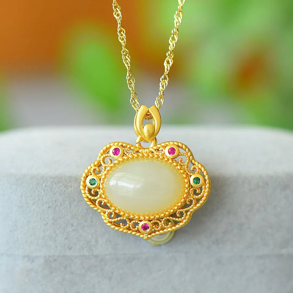 Romantic Gold Necklace for Special Moments