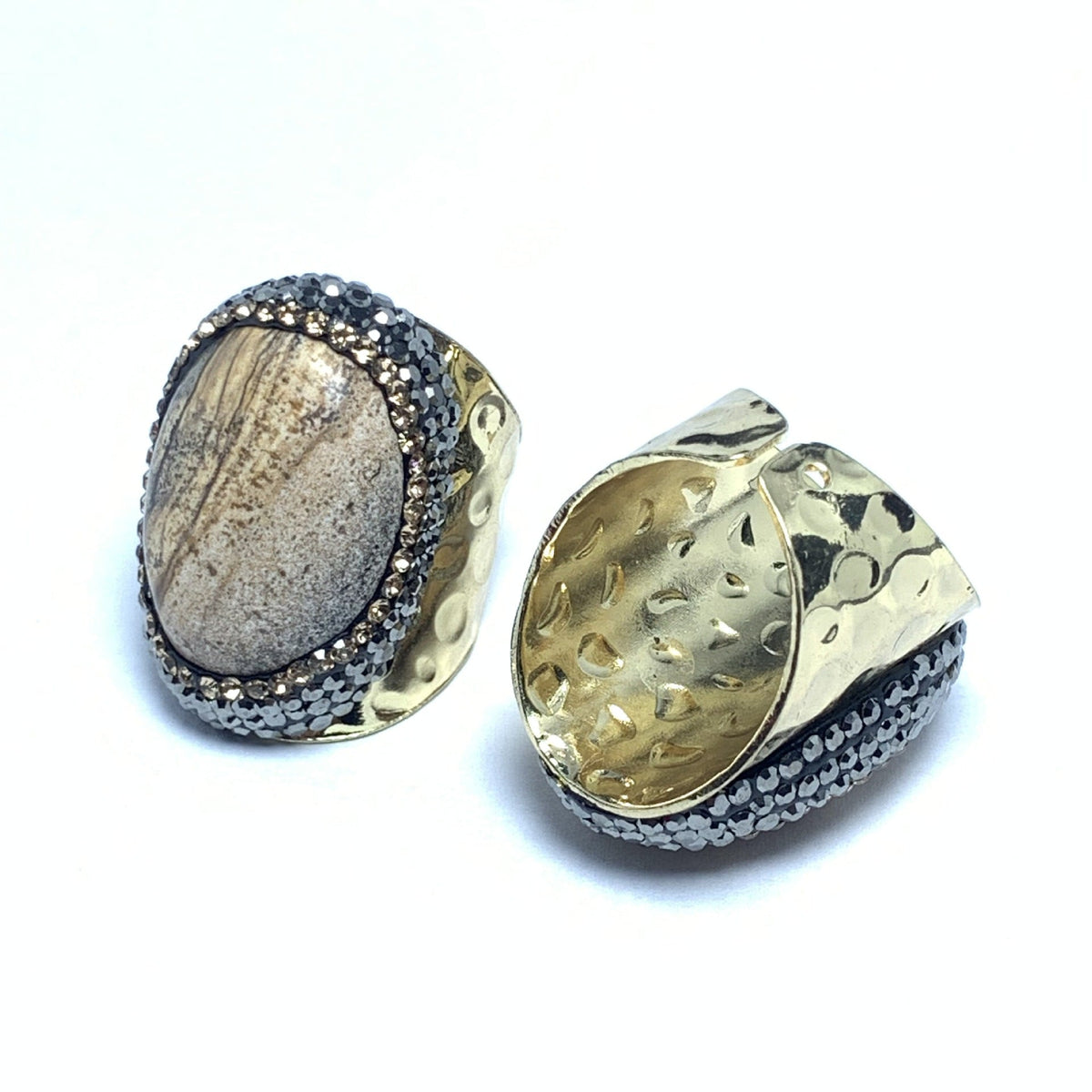 Charming Gold Ring for Any Occasion