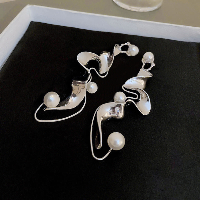 Romantic Pearl Earring for Special Moments