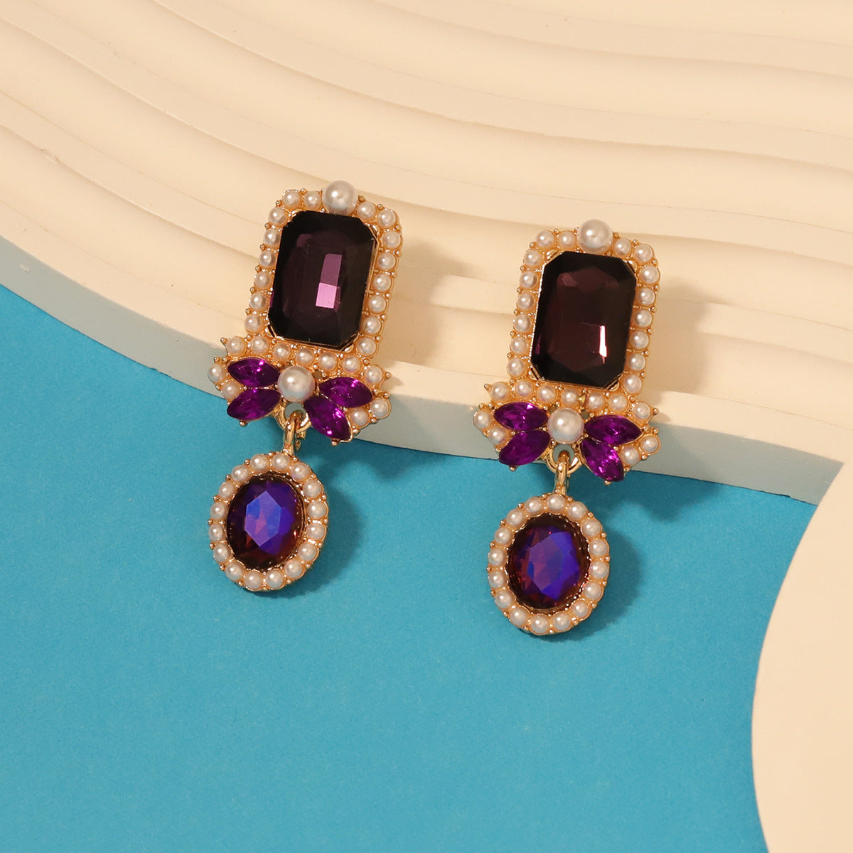Charming Earring for Any Occasion