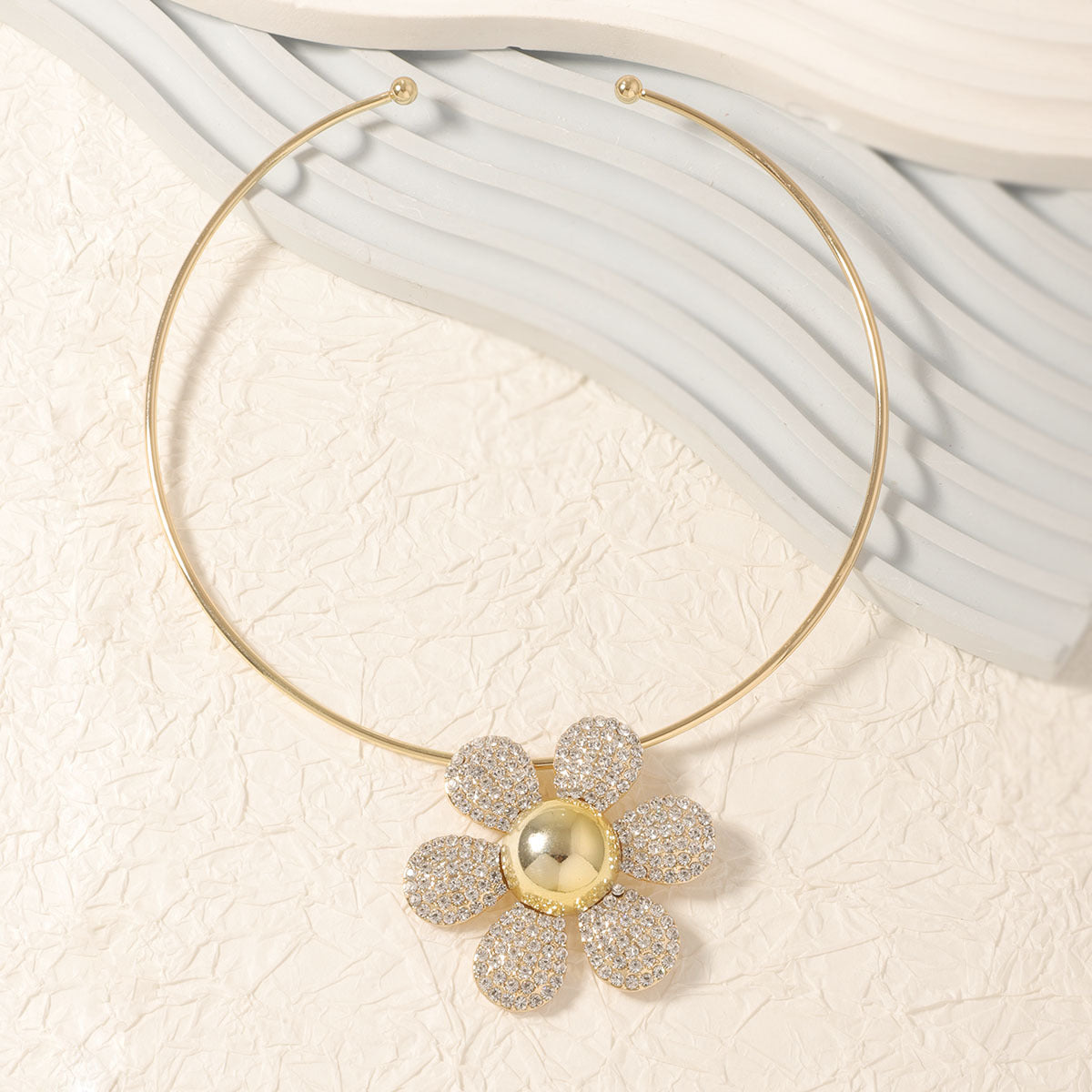 Classic Pendant with Timeless Appeal
