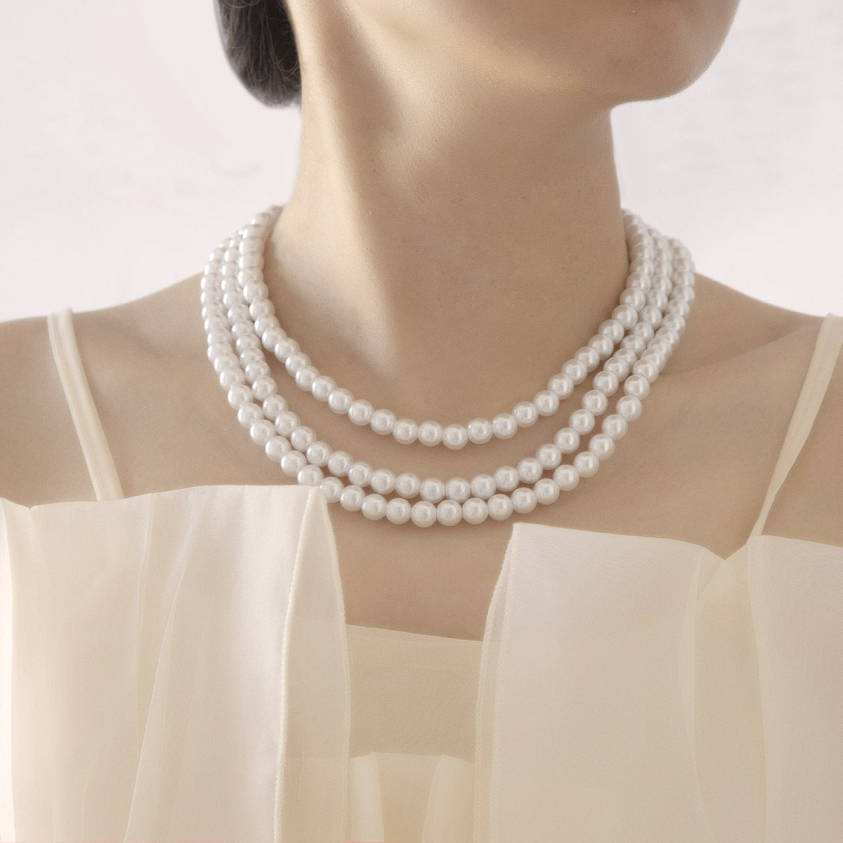 Romantic Pearl Necklace for Special Moments