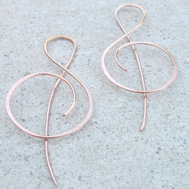 Classic Gold Earring with Timeless Appeal
