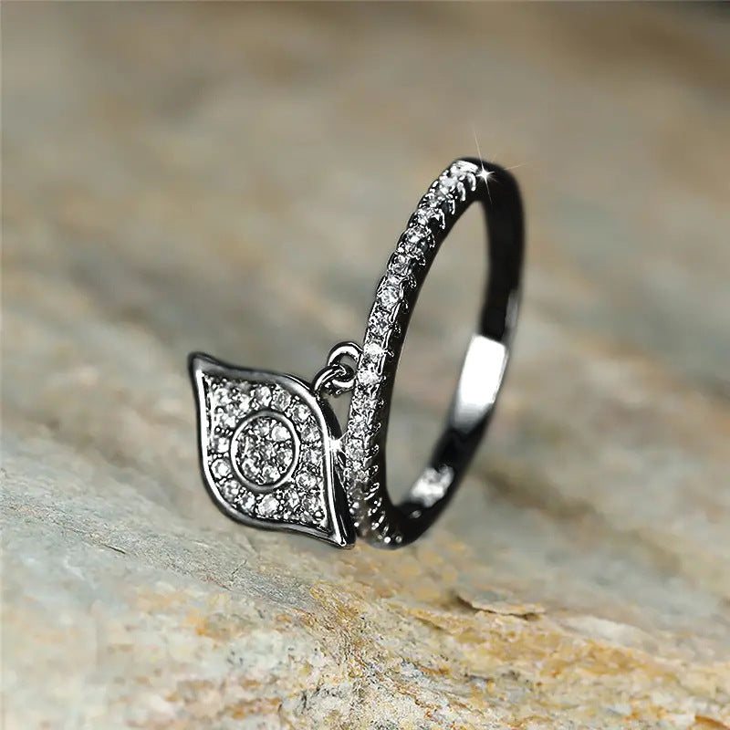 Charming Pendant for Any Occasion