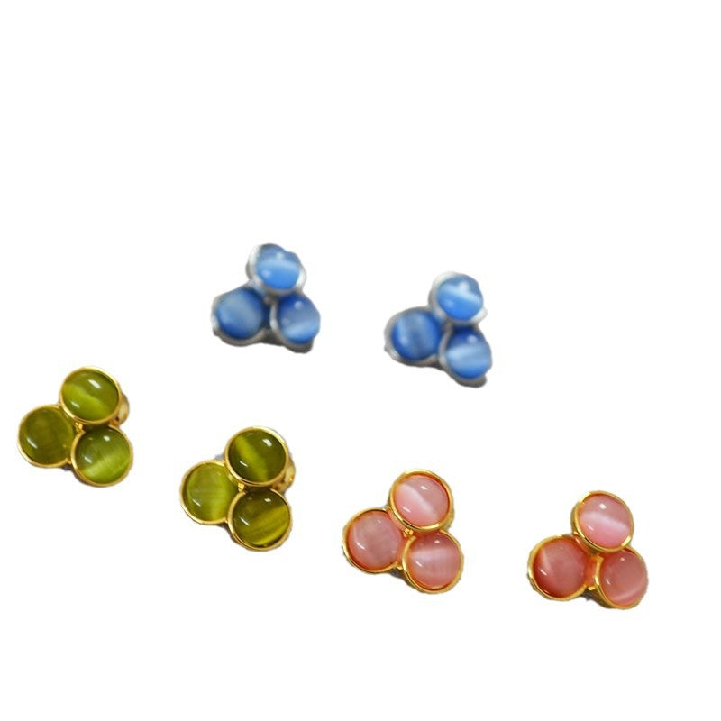 Charming Gold Earring for Any Occasion