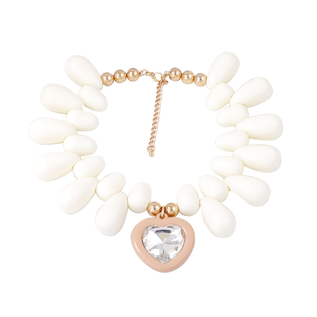 Charming Piece for Any Occasion