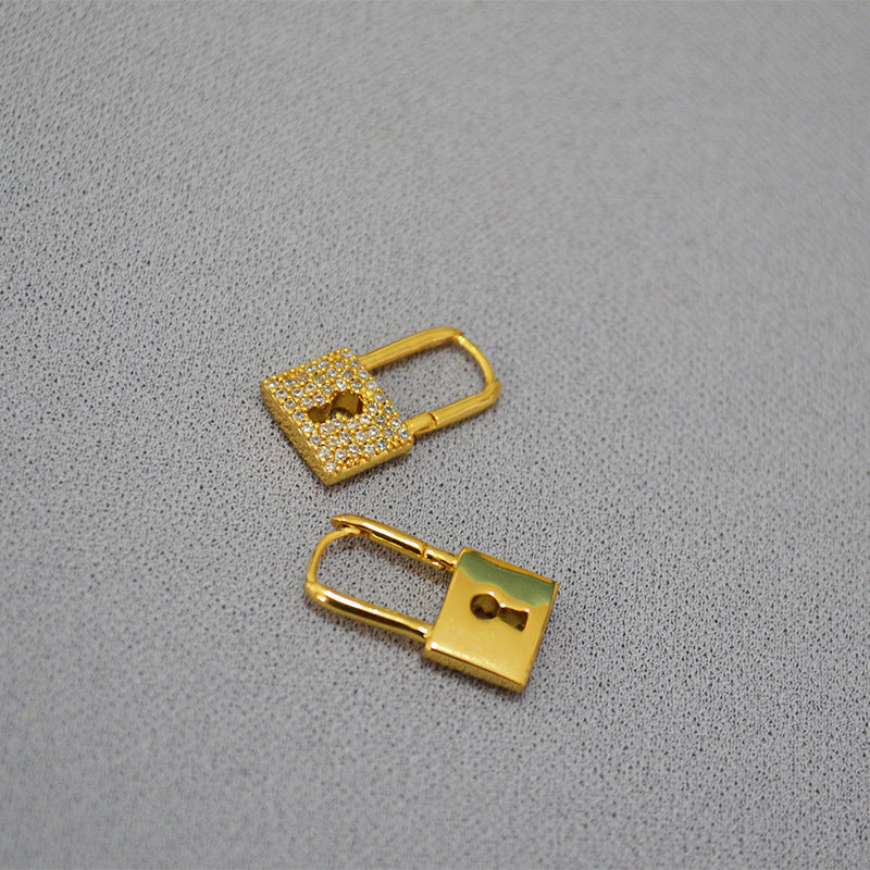 Beautiful Gold Earring with Unique Style