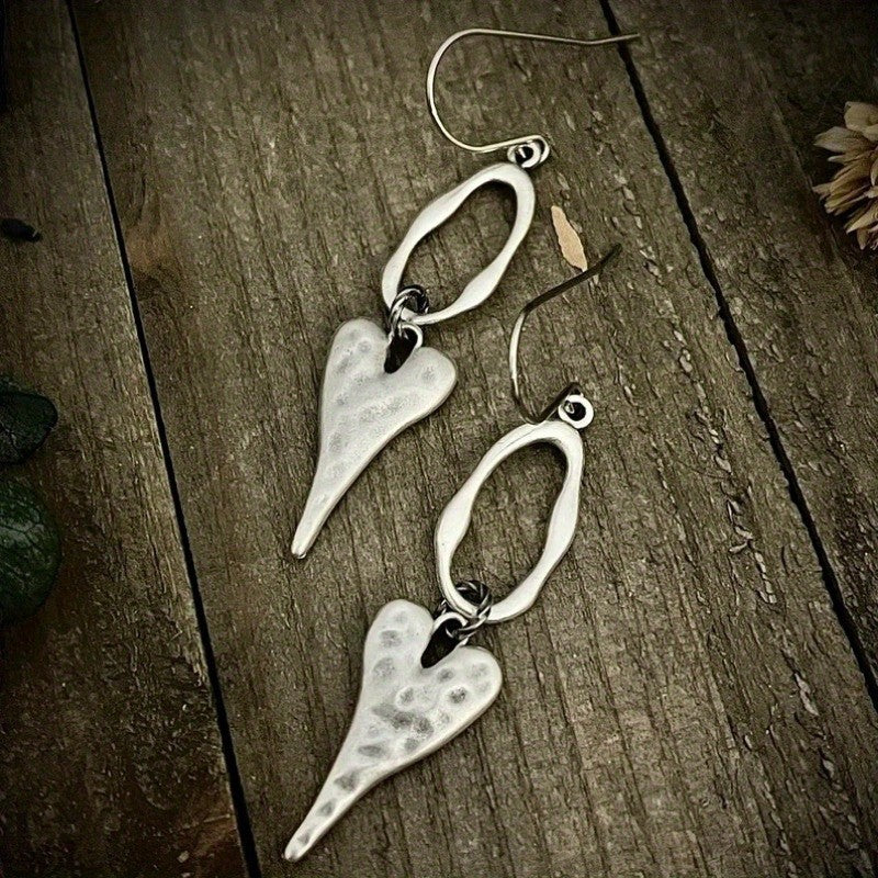 Charming Piece for Any Occasion