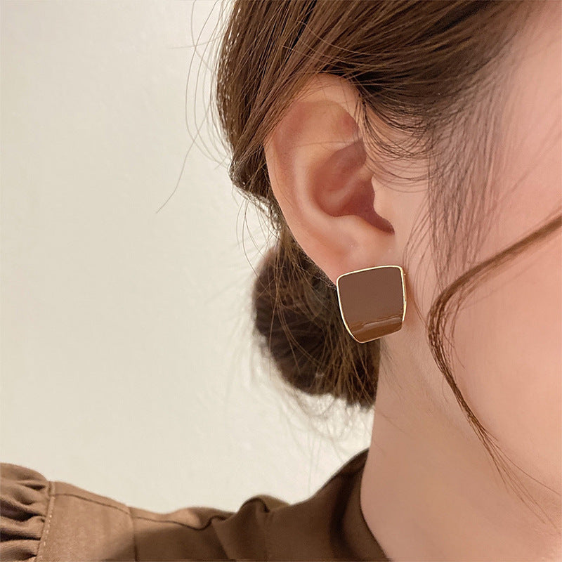 Charming Earring for Any Occasion