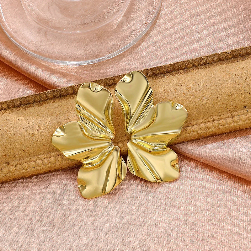 Classic Earring with Timeless Appeal