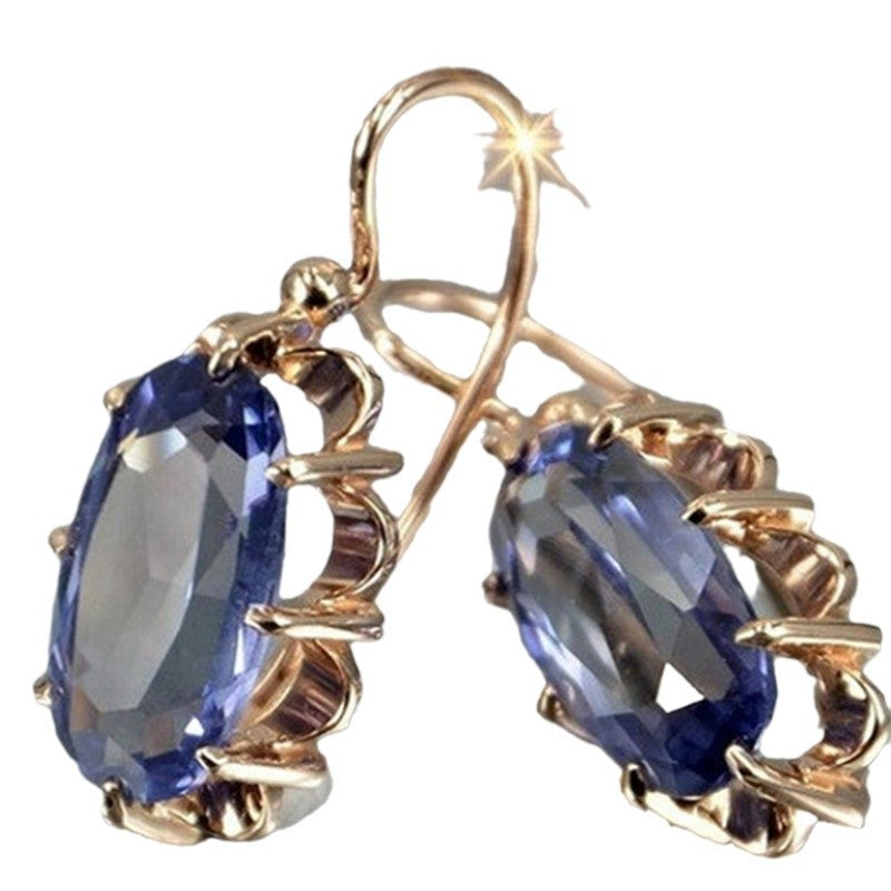 Beautiful Gold Earring with Unique Style