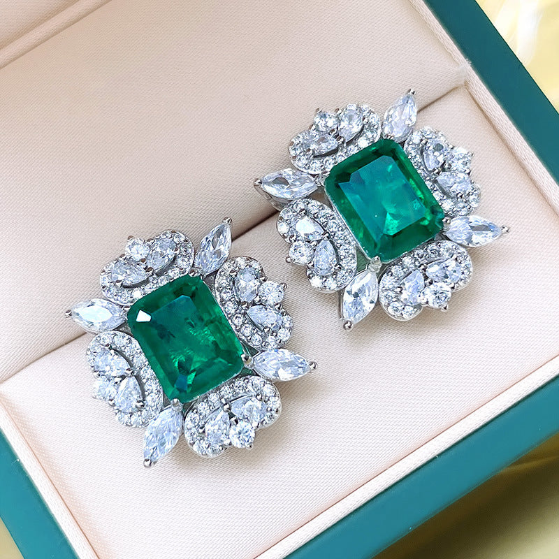 Charming Earring for Any Occasion