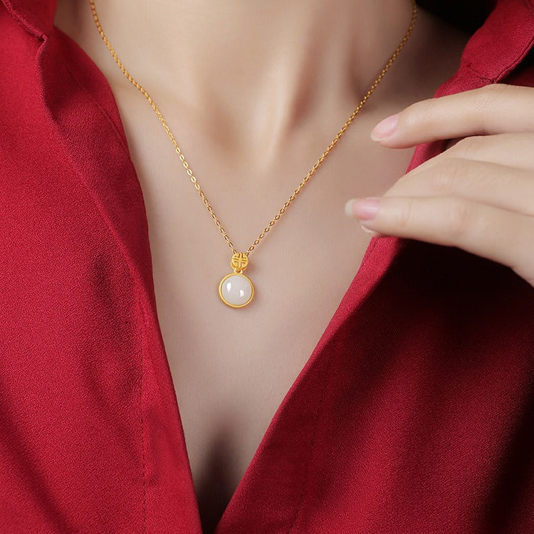 Romantic Gold Necklace for Special Moments