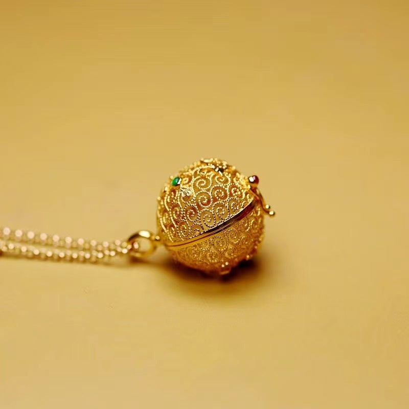 Classic Pendant with Timeless Appeal