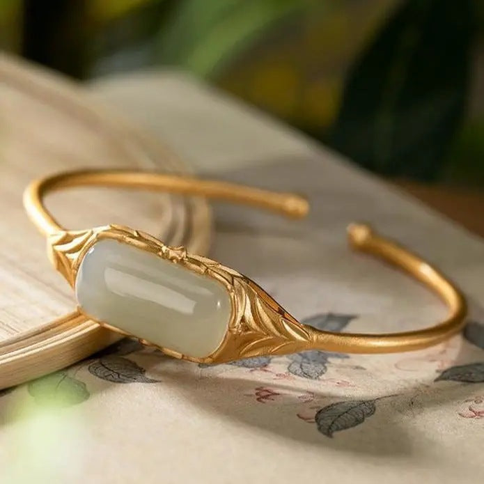 Charming Silver Bracelet for Any Occasion
