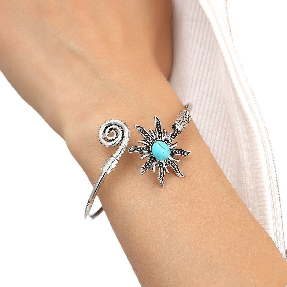 Stunning Bracelet for Daily Wear