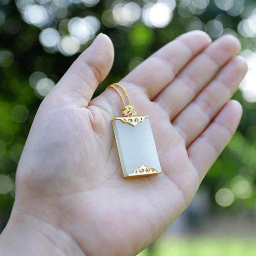 Beautiful Gold Set with Unique Style
