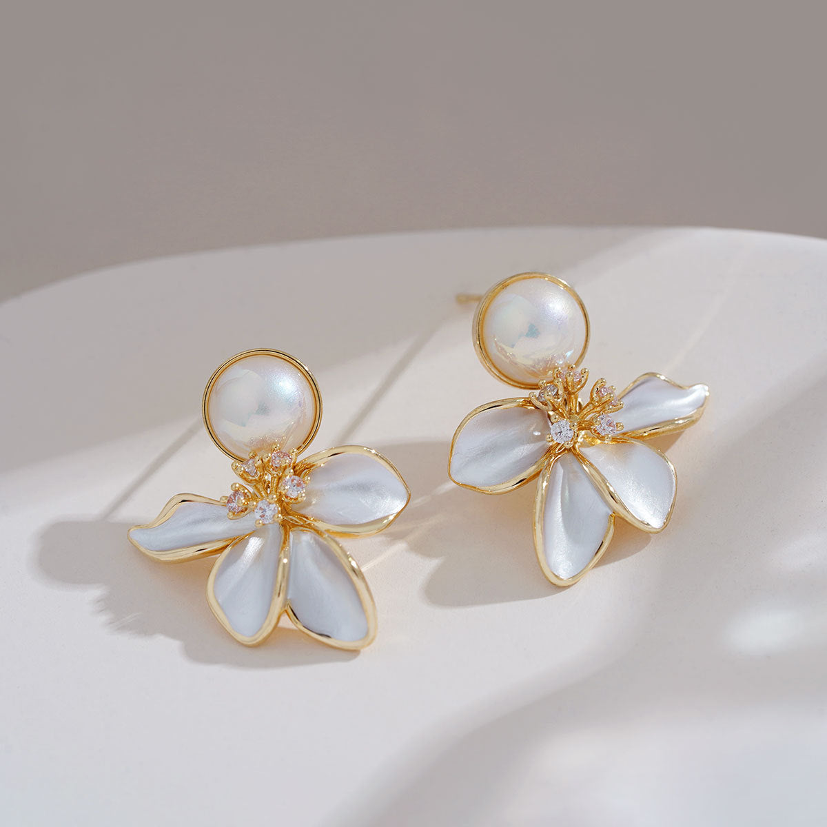 Charming Pearl Earring for Any Occasion