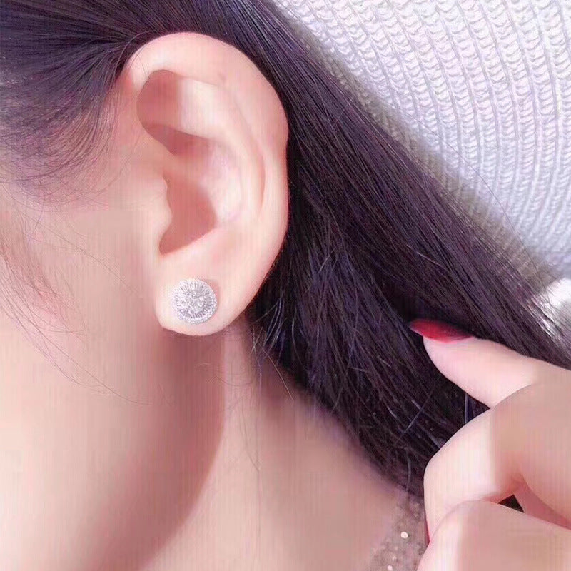 Charming Silver Earring for Any Occasion