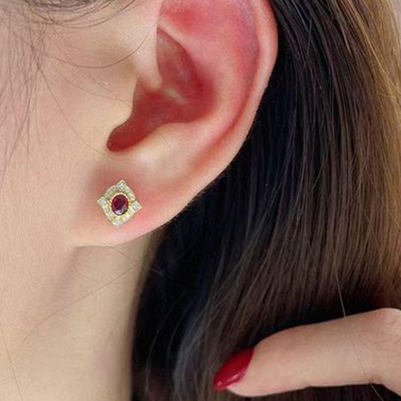 Charming Earring for Any Occasion