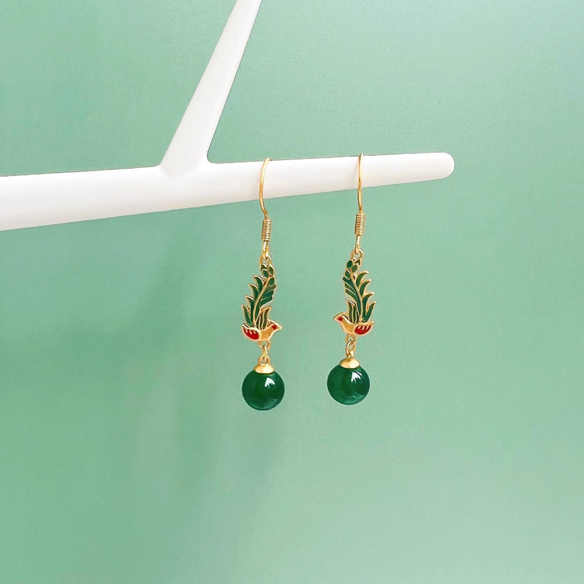 Charming Gold Earring for Any Occasion