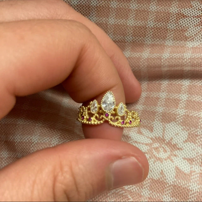 Charming Piece for Any Occasion