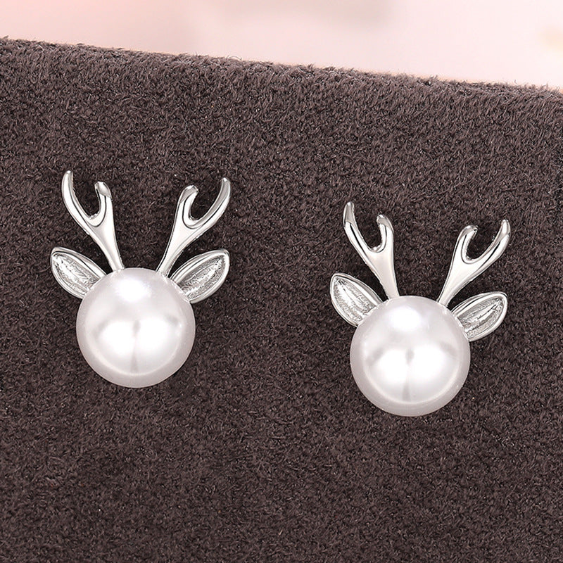 Classic Pearl Earring with Timeless Appeal