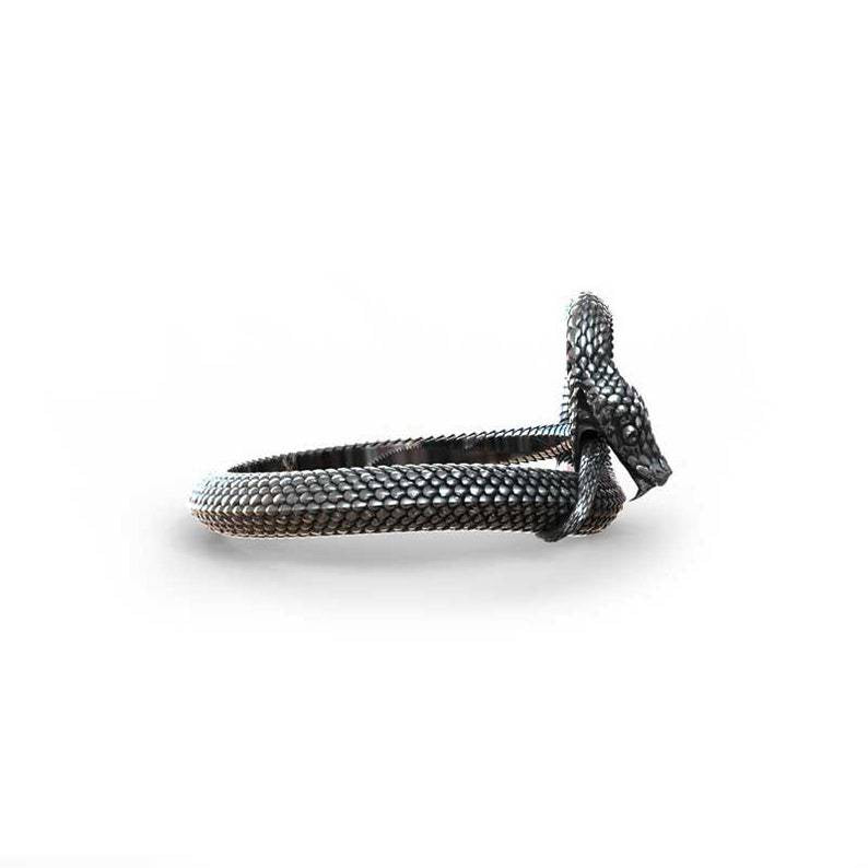 Stunning Silver Ring for Daily Wear