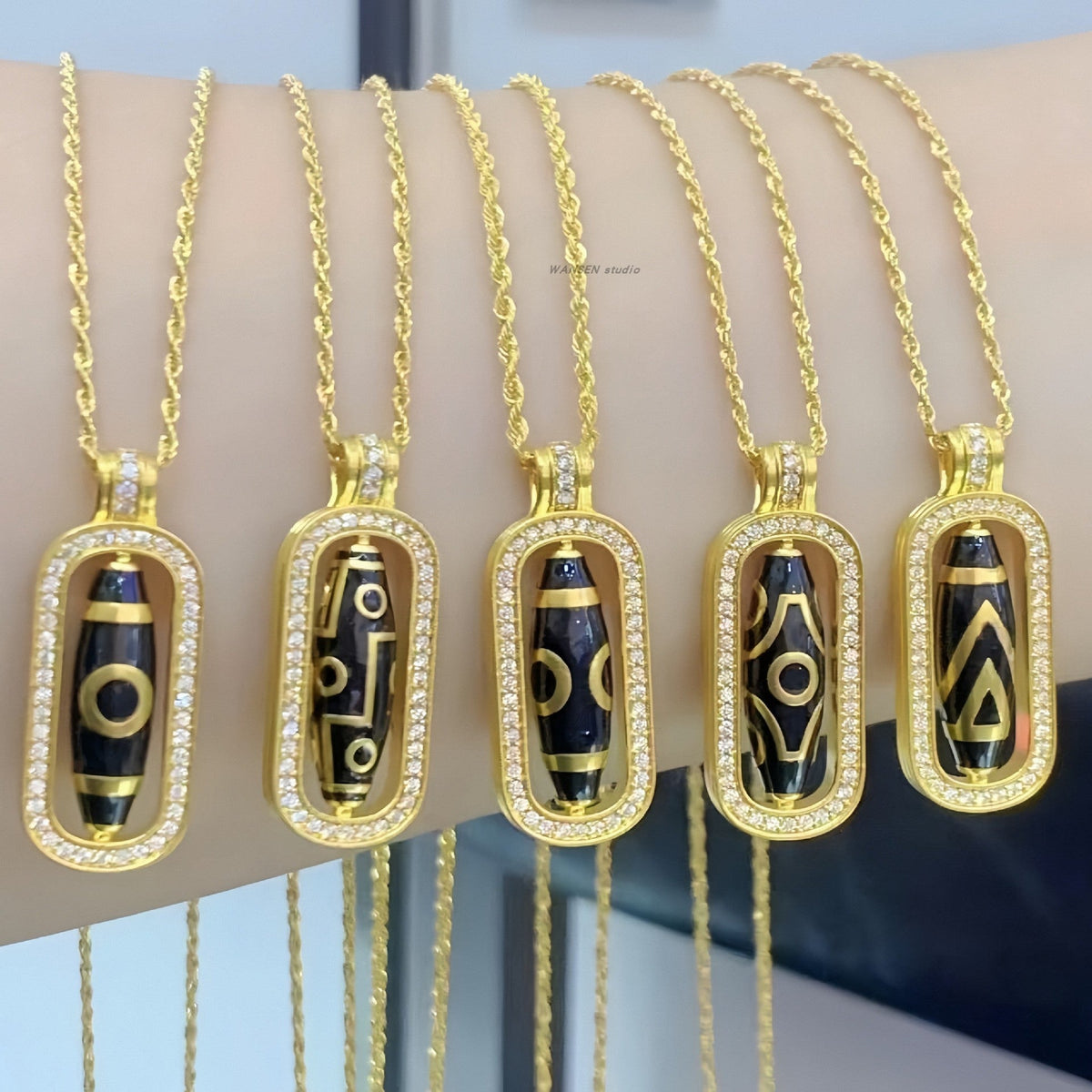 Charming Piece for Any Occasion