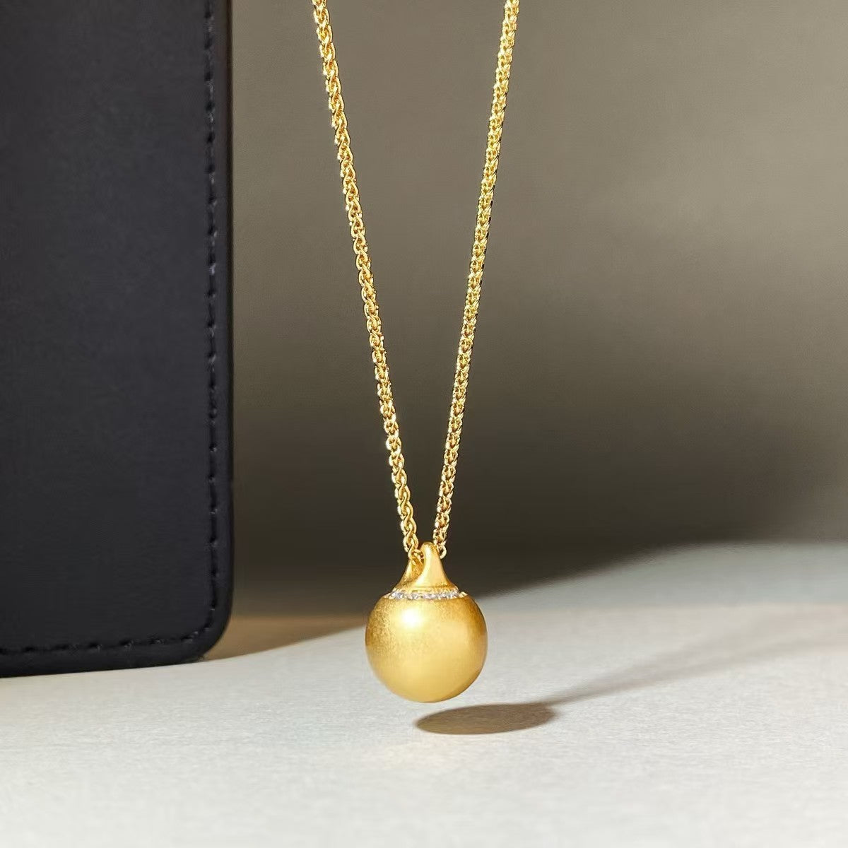 Charming Piece for Any Occasion