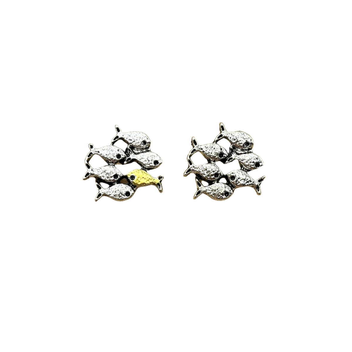 Charming Gold Earring for Any Occasion