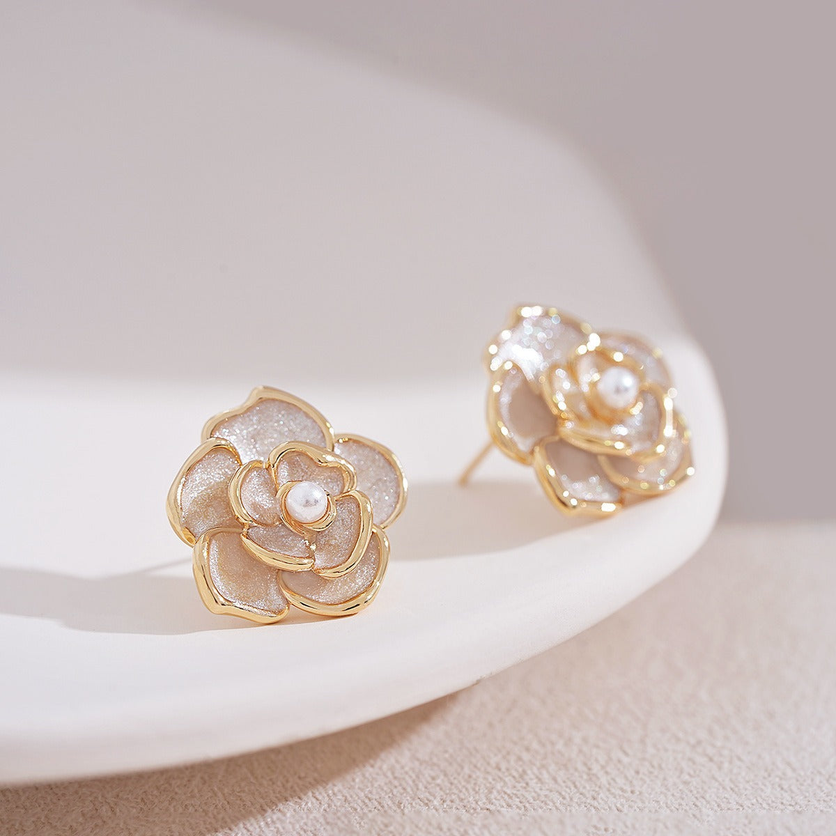 Classic Pearl Earring with Timeless Appeal