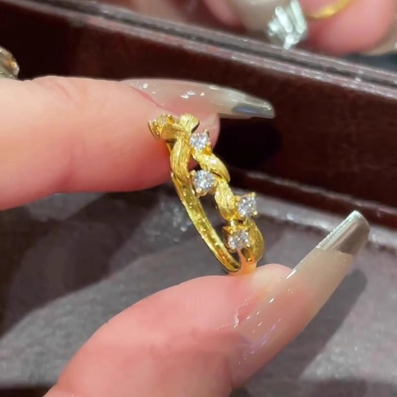Charming Gold Ring for Any Occasion