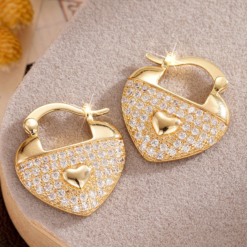 Charming Earring for Any Occasion