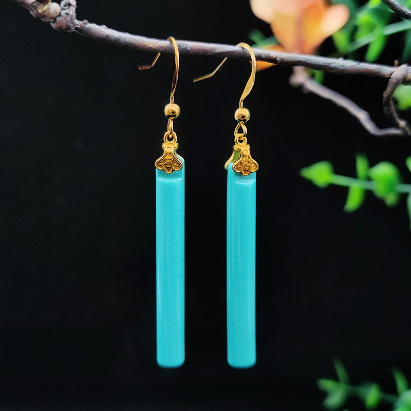 Romantic Gold Earring for Special Moments