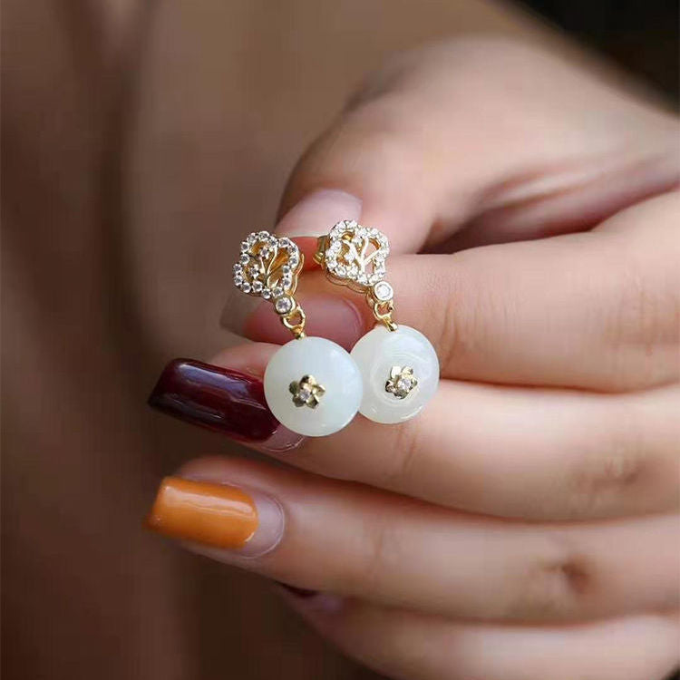 Charming Earring for Any Occasion