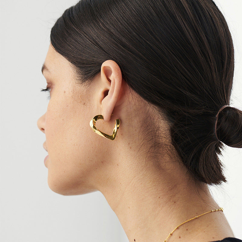 Classic Gold Earring with Timeless Appeal