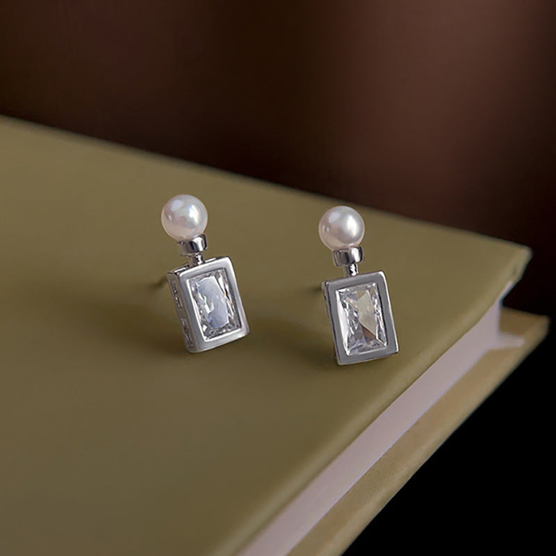 Romantic Pearl Earring for Special Moments