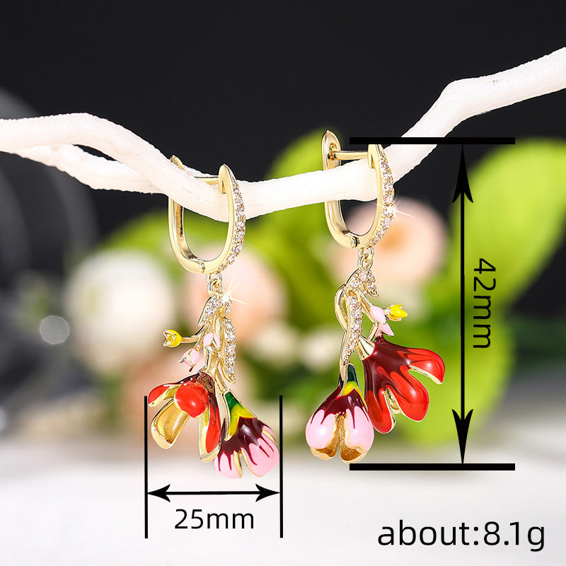 Charming Gold Earring for Any Occasion