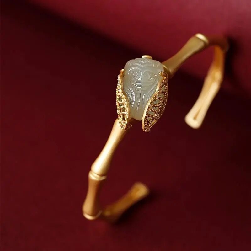 Stunning Gold Bracelet for Daily Wear