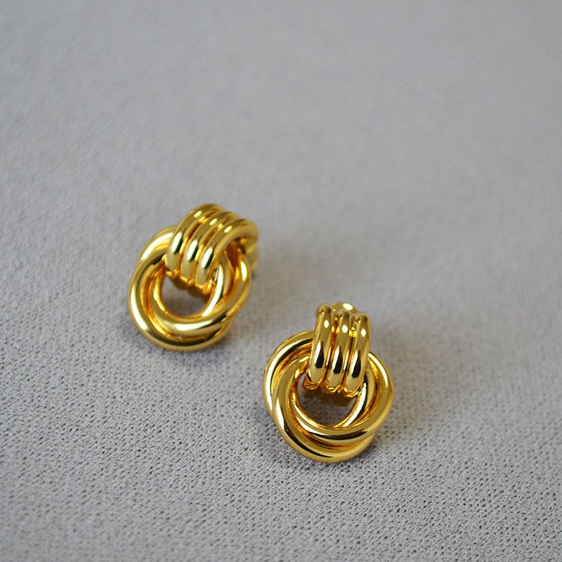 Stunning Gold Earring for Daily Wear